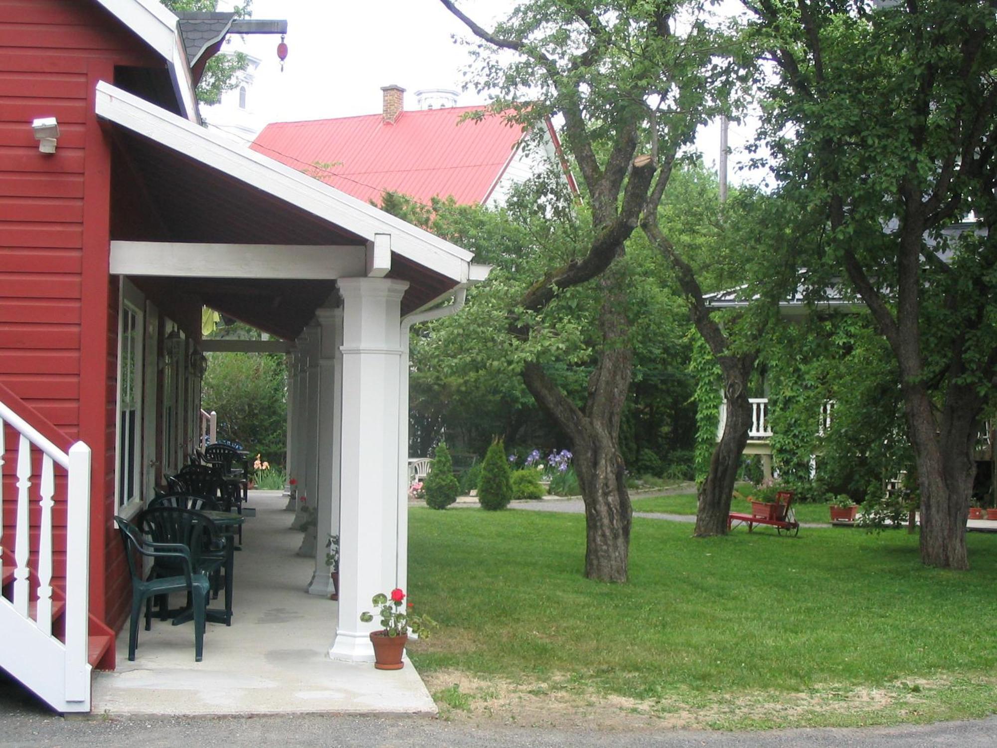 Hotel Aux Petits Oiseaux Citqo96751 Baie-Saint-Paul Exterior foto